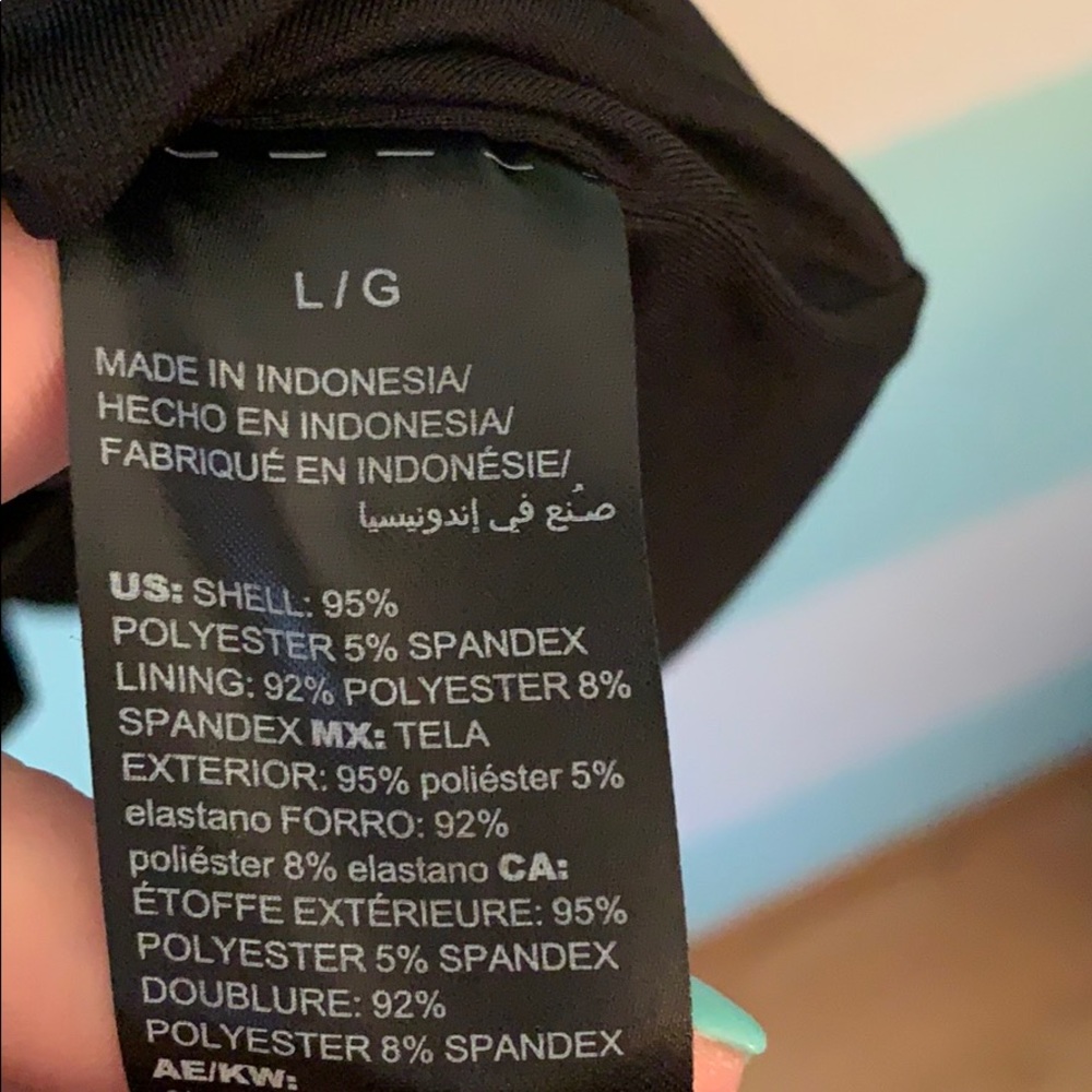 WHBM MU Mock Shirred Shell - Picture 5 of 8